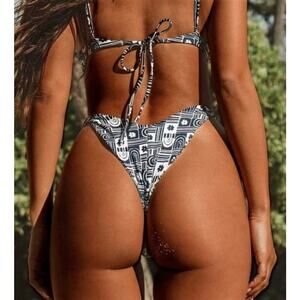 Skatie• ‘Suzanne’ Bikini Bottom in KILAUEA